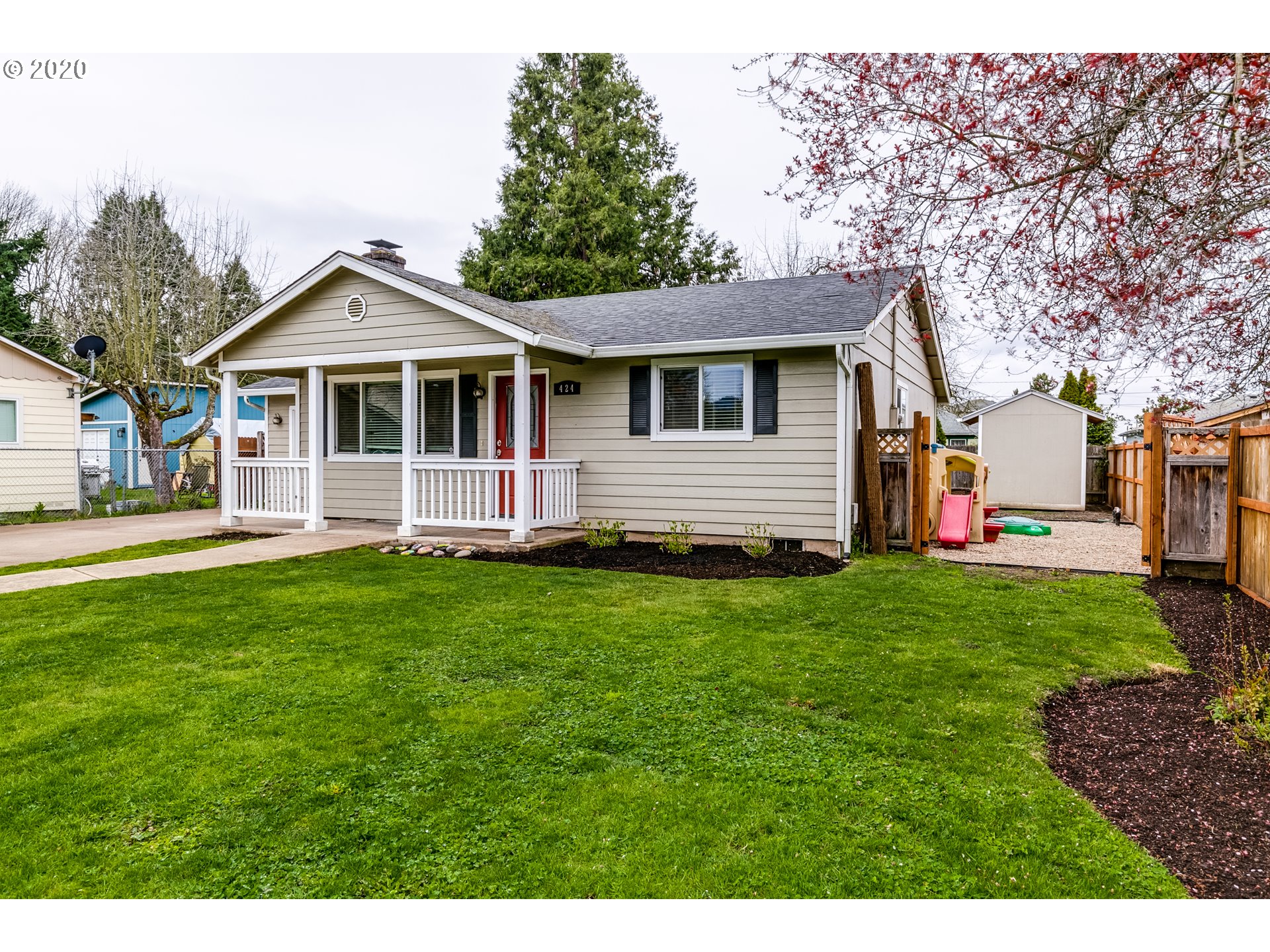 424 South 43rd Street Springfield, OR 97478 - Photo 3 of 32