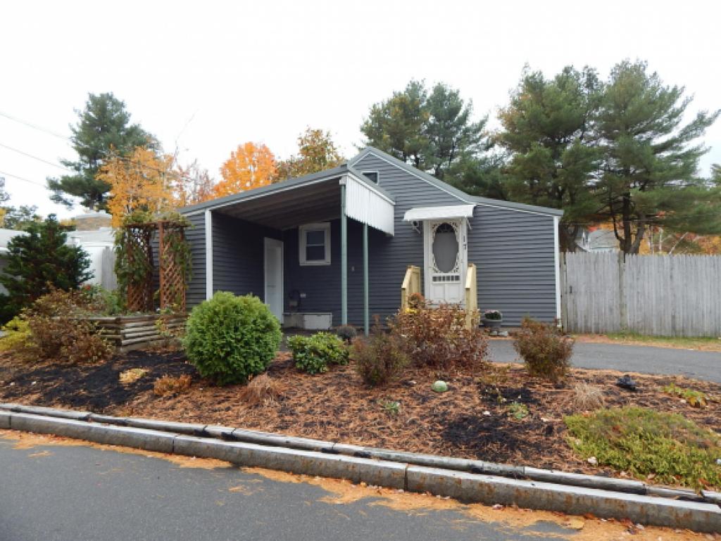 17 Bryant Road, Unit 17 Manchester, NH 03109 - Photo 4 of 27
