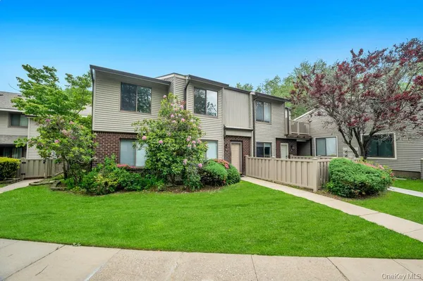 $429,990 | 203 Birchwood Road, Unit 203, Coram, NY 11727