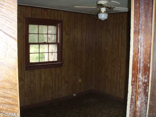 1775 Courthouse Road Louisa, VA 23093 - Photo 8 of 10 en empty room with windows