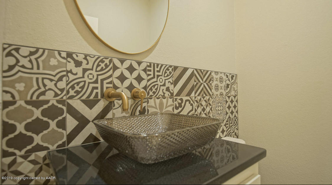 6720 Arnot Road Amarillo, TX 79119 - Photo 39 of 68 Powder Bath