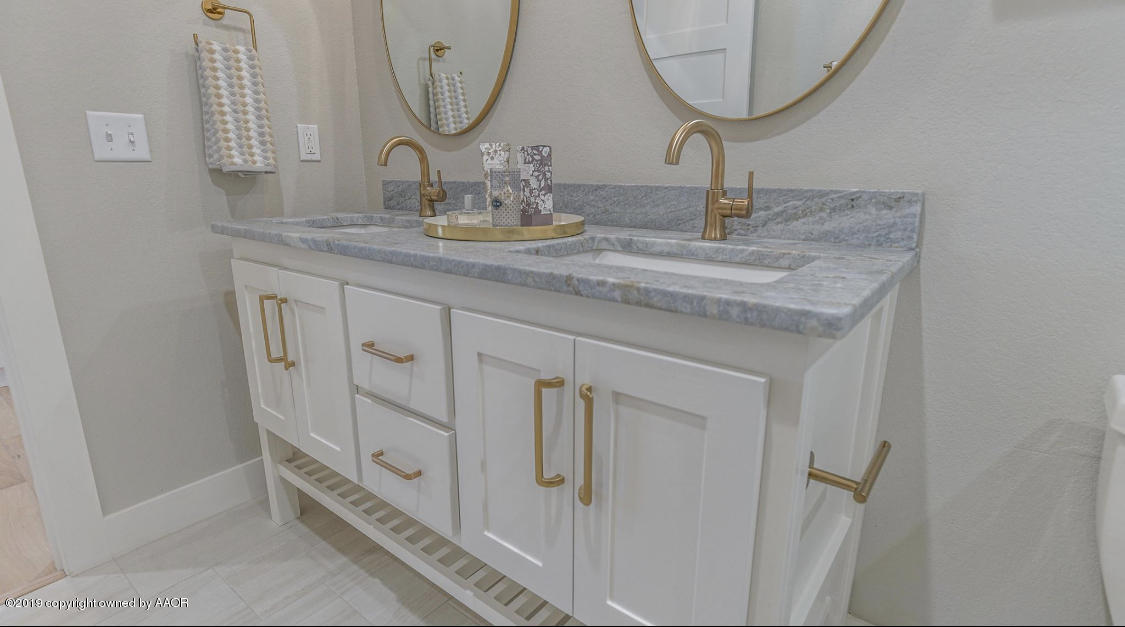 6720 Arnot Road Amarillo, TX 79119 - Photo 43 of 68 Hallbath