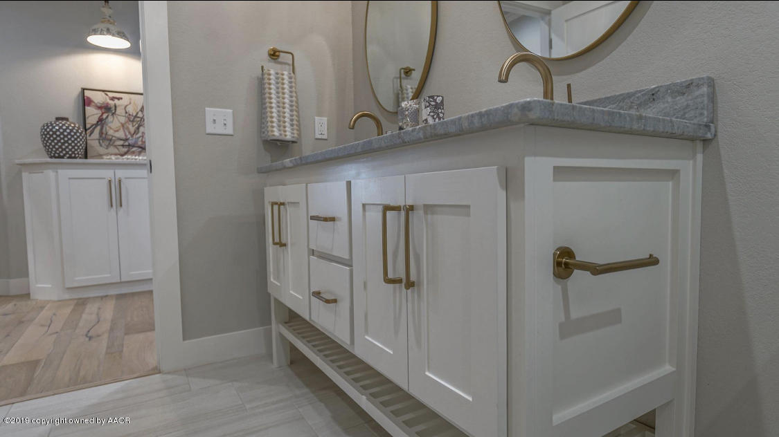 6720 Arnot Road Amarillo, TX 79119 - Photo 45 of 68 Hallbath