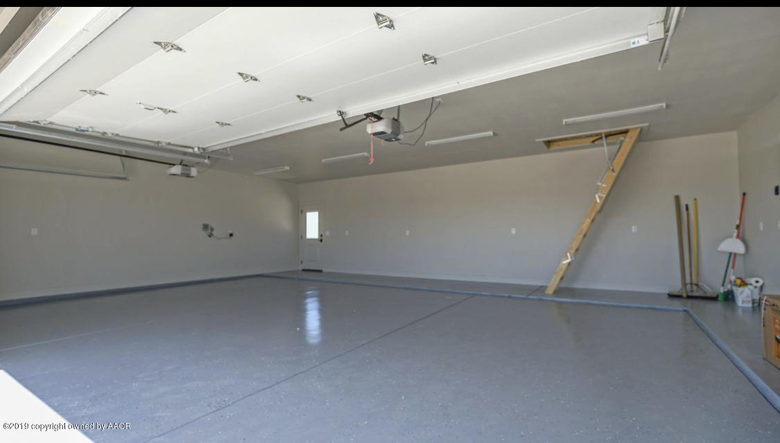 6720 Arnot Road Amarillo, TX 79119 - Photo 64 of 68 Garage