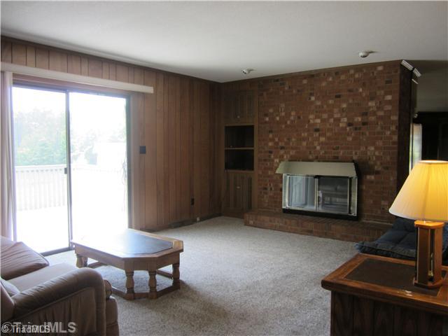 3324 Allred Road Lexington, NC 27292 - Photo 5 of 13 Den/Family/Great Room.