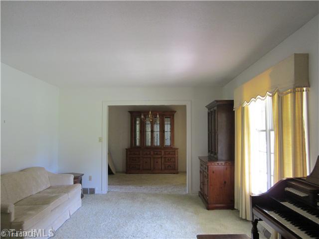 3324 Allred Road Lexington, NC 27292 - Photo 7 of 13 Living Room.
