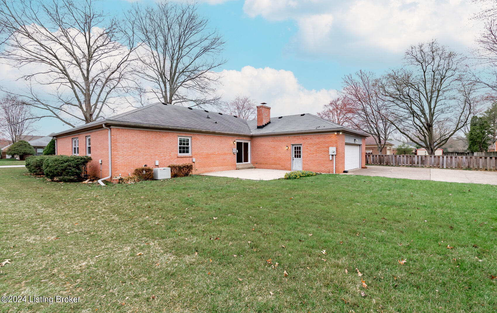 2415 Hayward Road Louisville, KY 40242 - Photo 10 of 88 HWR-110
