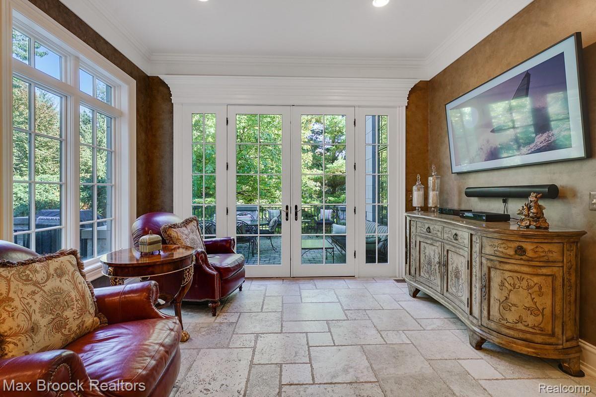 372 Barden Road Bloomfield Hills, MI 48304 - Photo 13 of 52 dsc08418-dsc08420.jpg