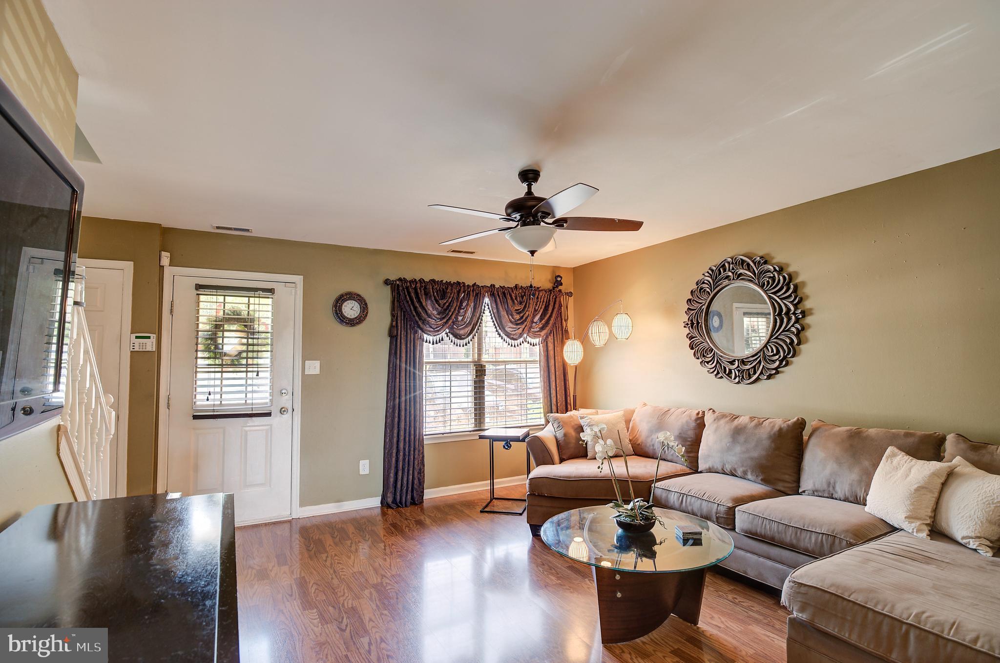 51 Millstream Road Pine Hill, NJ 08021 - Photo 5 of 31 Living Room