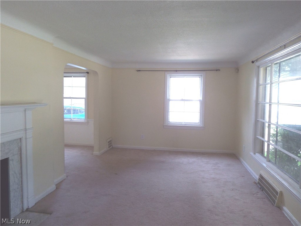 4884 Westbourne Road Cleveland, OH 44124 - Photo 8 of 23