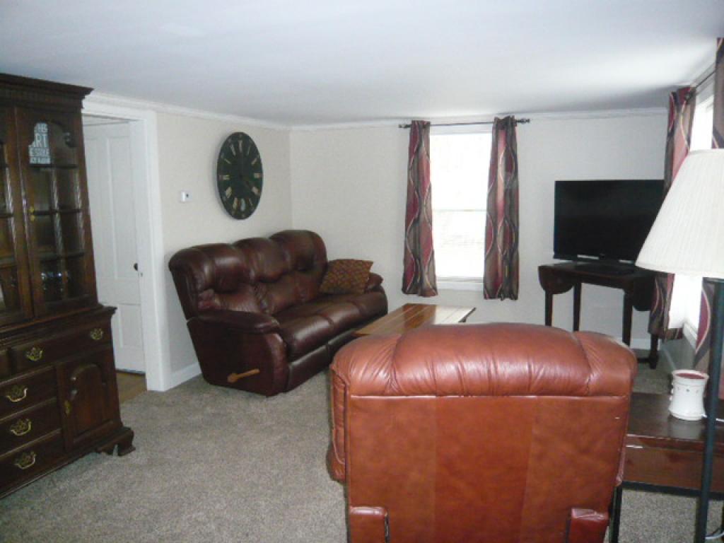 24 McDuffee Street Rochester, NH 03867 - Photo 8 of 10
