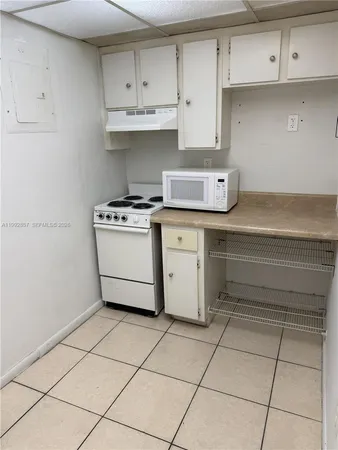 $1,450 | 7010 Northwest 186th Street, Unit 5121A, Hialeah, FL 33015
