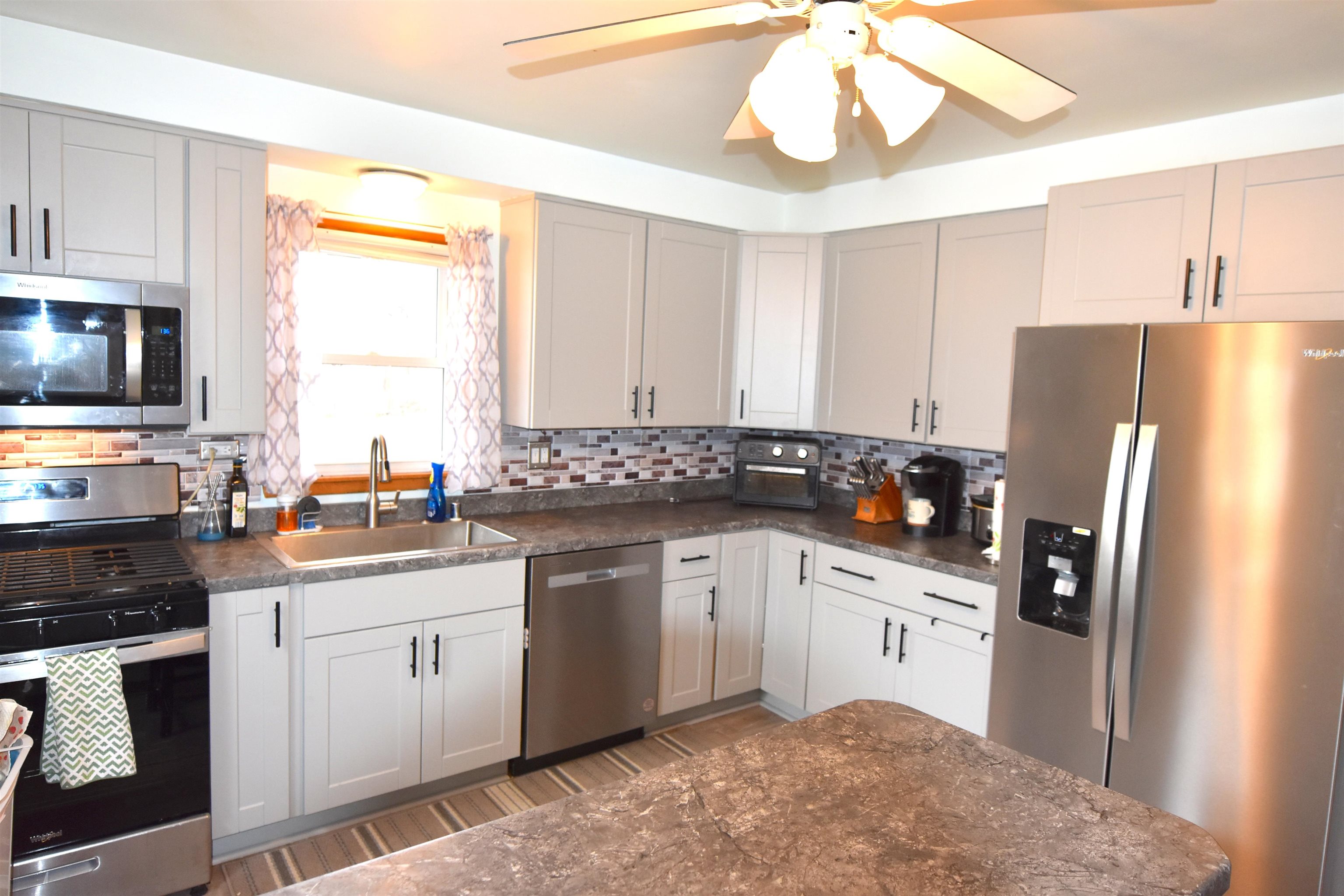 636 North Bird Street Sun Prairie, WI 53590 - Photo 9 of 20