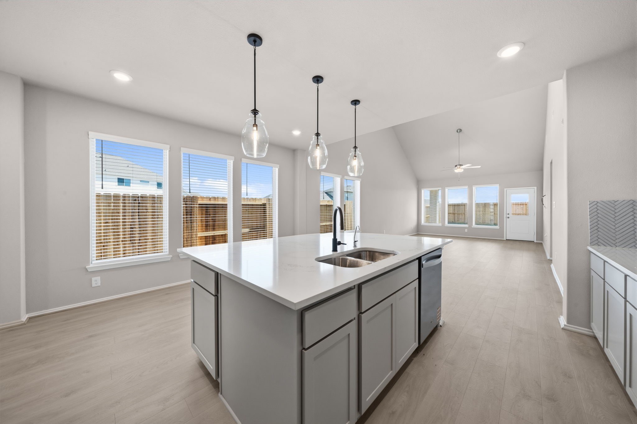 114 Candlelight Ridge Richmond, TX 77406 - Photo 7 of 30