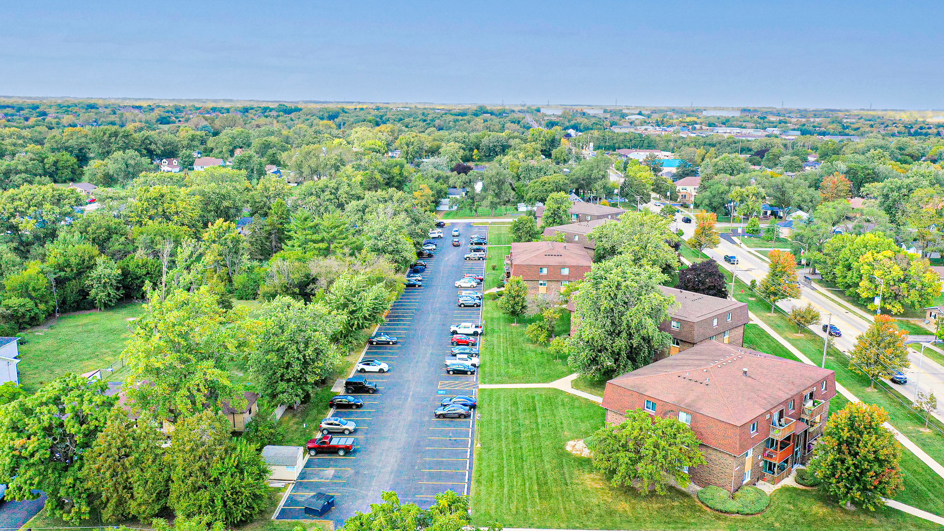19380 Wolf Road, Unit 6 Mokena, IL 60448 - Photo 18 of 27 a view of a garden with an outdoor space