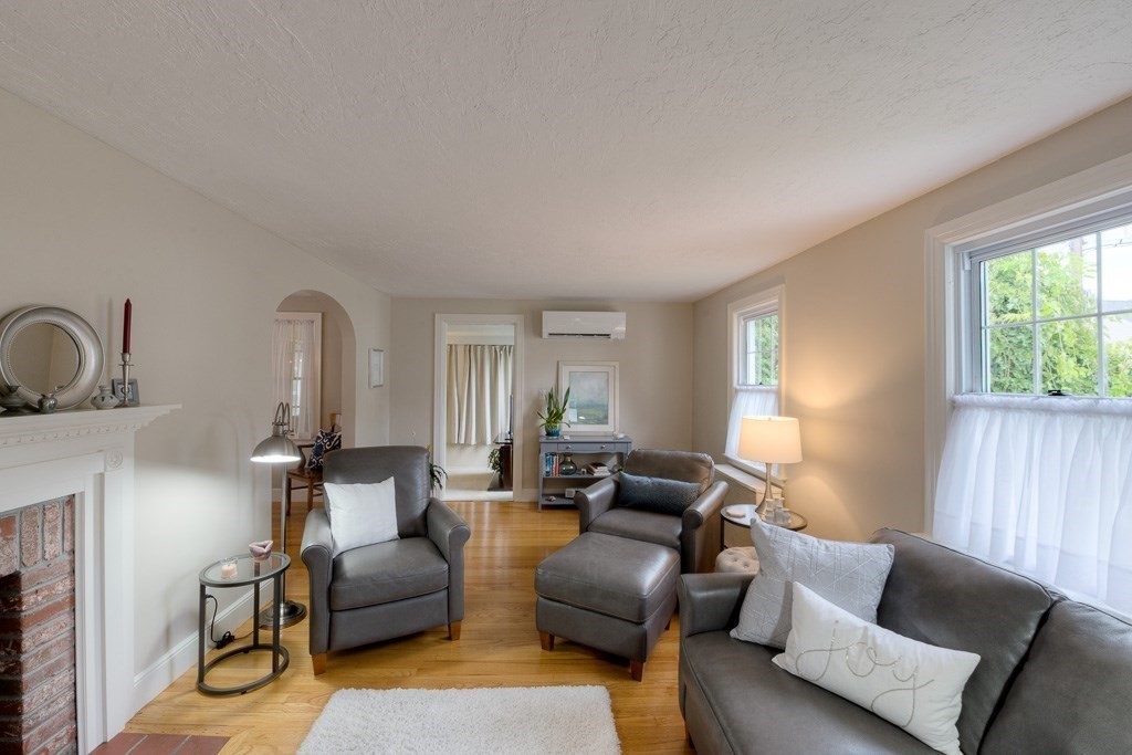 4 St Marks Road Worcester, MA 01606 - Photo 8 of 35 Gallery Image 8