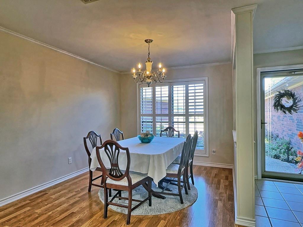 810 Toribrooke Athens, TX 75751 - Photo 4 of 18 a dining room with furniture and window
