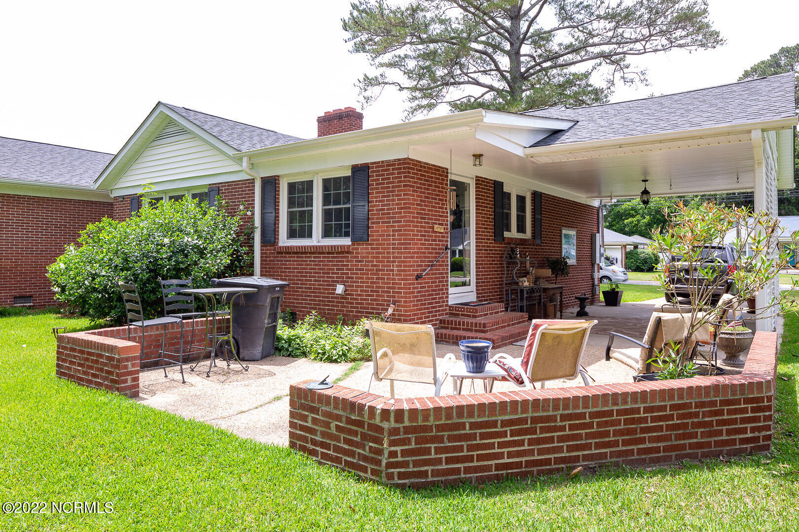 416 E Powell St Clinton-5