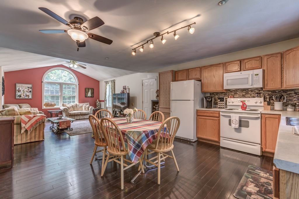 125 Old Bennington Road Peterborough, NH 03458 - Photo 10 of 32 Gallery Image 10