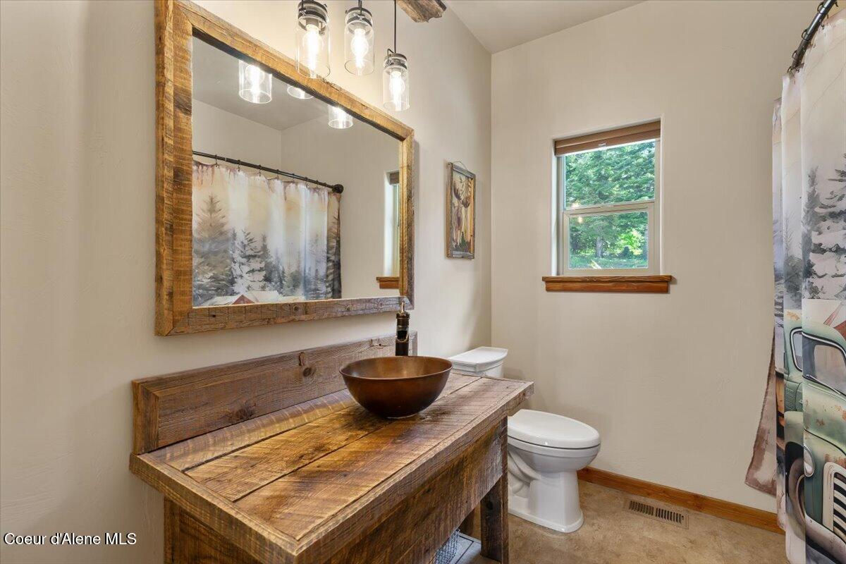 17378 North Freddi Road Rathdrum, ID 83858 - Photo 45 of 83 45-Full Bathroom