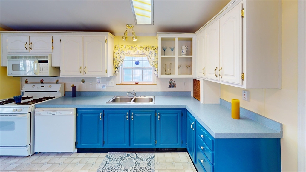 83 Clark Road, Unit 1 Shirley, MA 01464 - Photo 8 of 16 Gallery Image 8