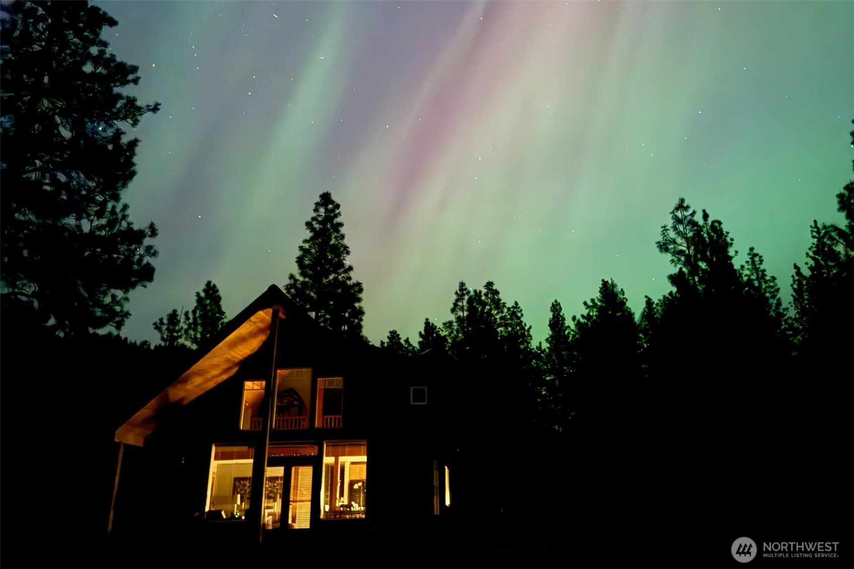 7 Last Chance Road Mazama, WA 98833 - Photo 40 of 40 a view of an ocean from a balcony