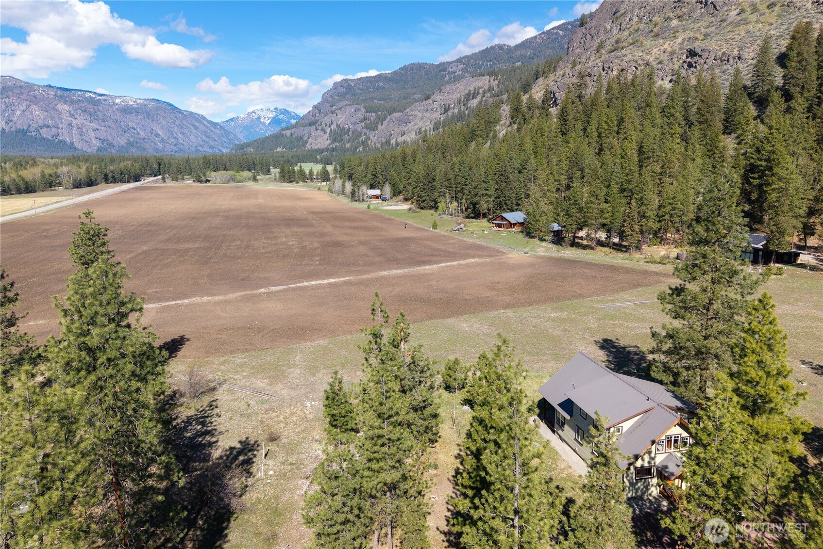 7 Last Chance Road Mazama, WA 98833 - Photo 8 of 40 a view of a street
