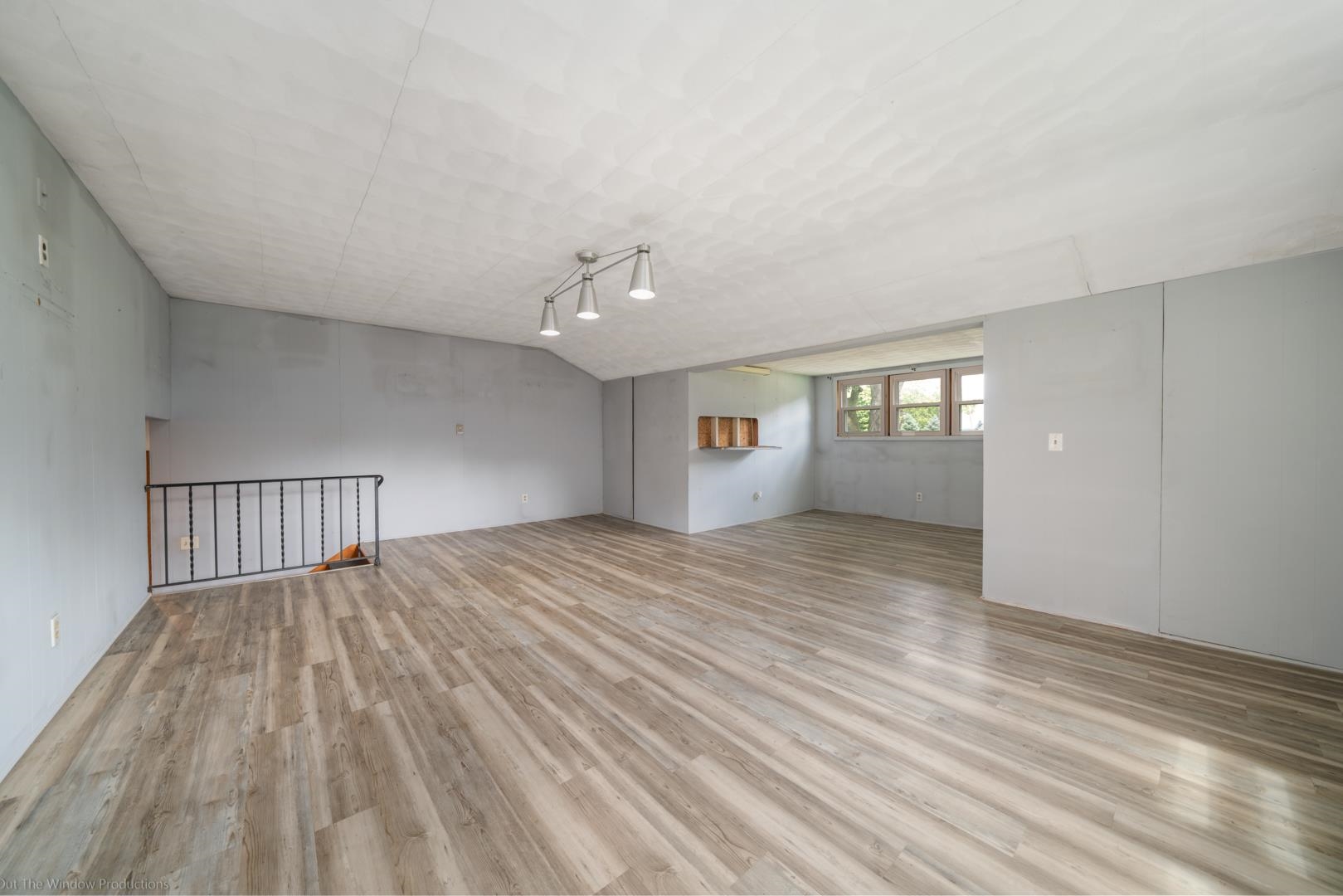 510 Elizabeth Road Oregon, IL 61061 - Photo 18 of 25 a view of an empty room and window
