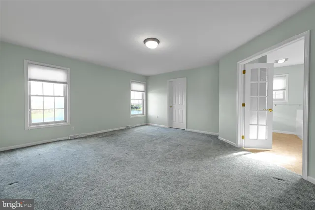 a view of empty room with window