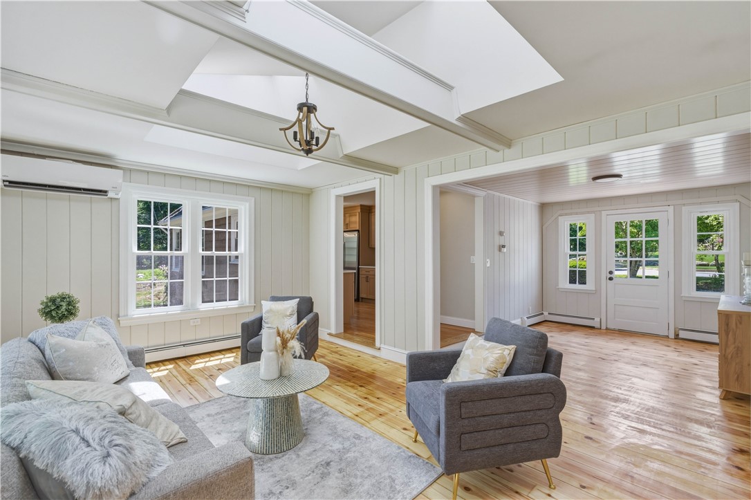3 Sundale Road Cranston, RI 02921 - Photo 3 of 50