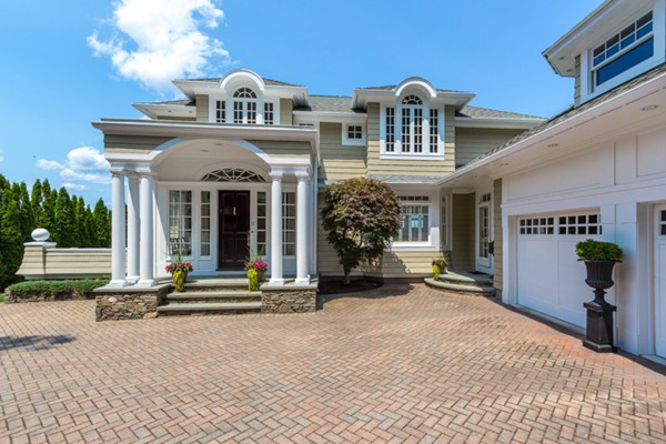 37 Bradlee Road Marblehead, MA 01945 - Photo 5 of 24 a front view of a building with street