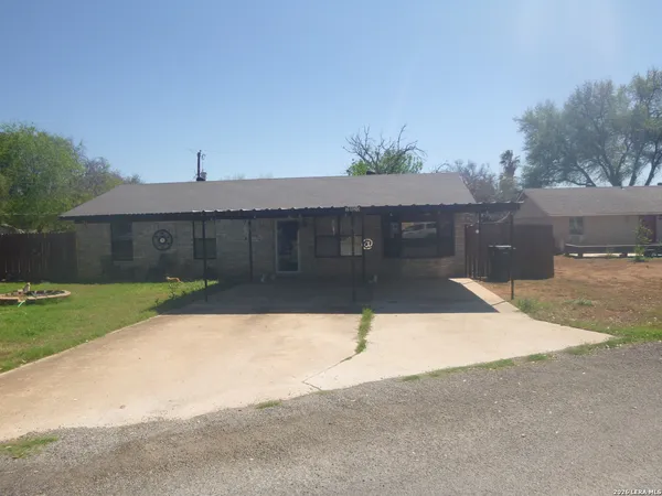 $169,000 | 2820 County Road 1129, Pearsall, TX 78061