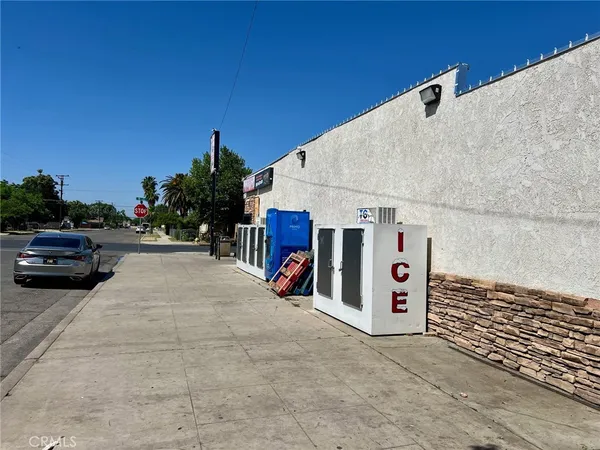 $799,900 | 409 East 12th Street, Madera, CA 93638