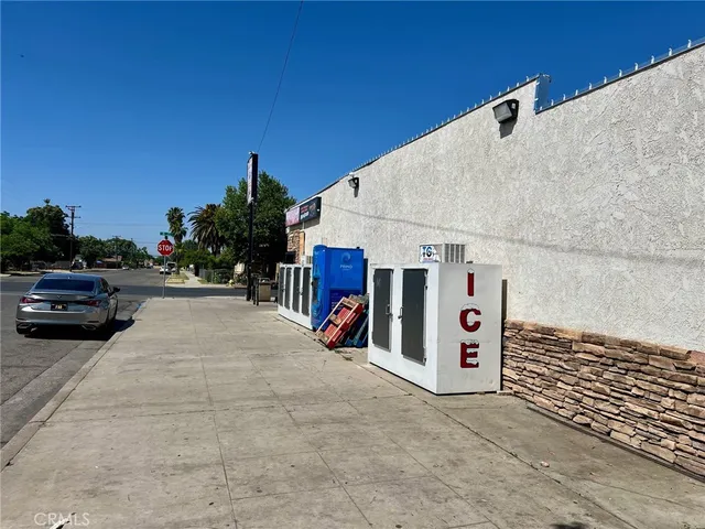 $895,000 | 409 East 12th Street, Madera, CA 93638