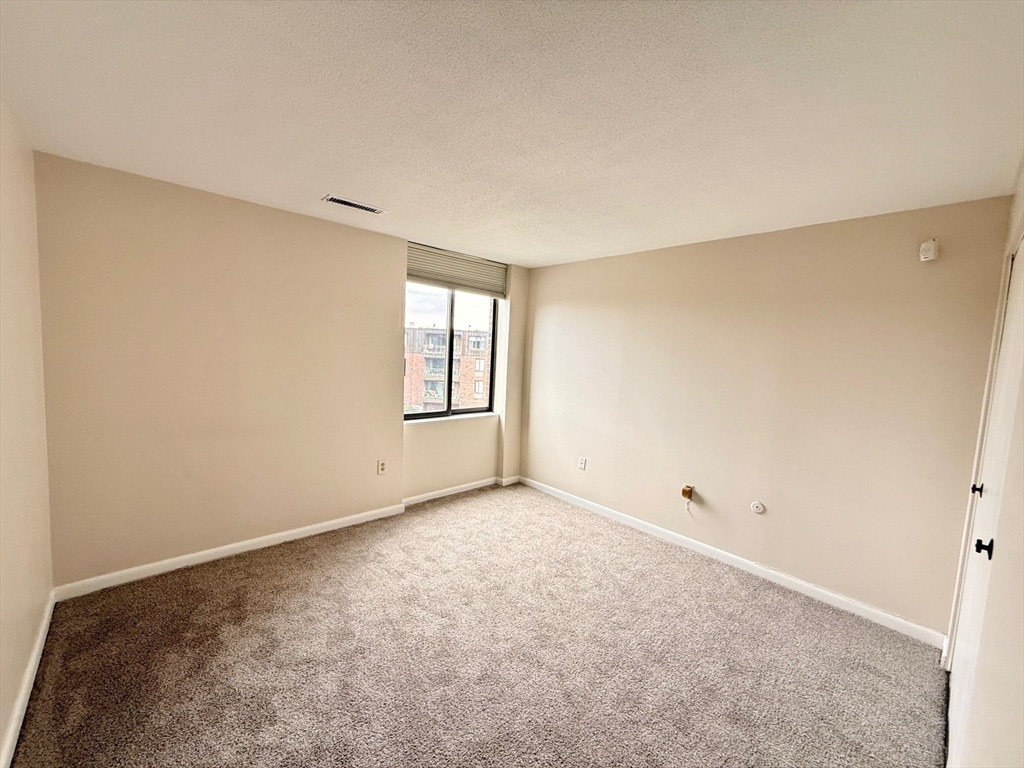 1006 Paradise Road, Unit 3R Swampscott, MA 01907 - Photo 12 of 32