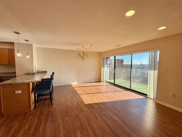 $3,100 | 1006 Paradise Road, Unit 3R, Swampscott, MA 01907