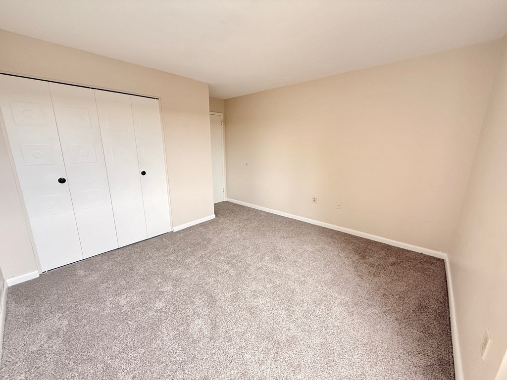 1006 Paradise Road, Unit 3R Swampscott, MA 01907 - Photo 14 of 32