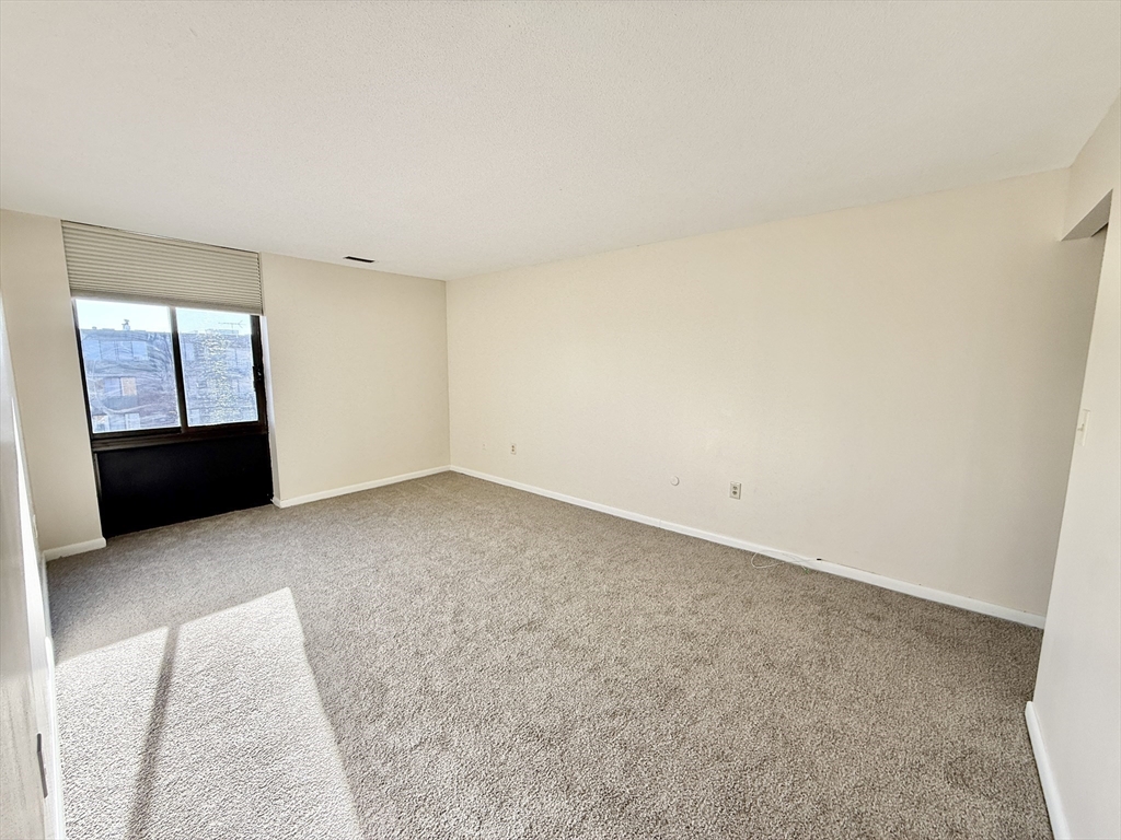 1006 Paradise Road, Unit 3R Swampscott, MA 01907 - Photo 18 of 25