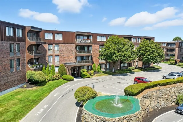 $3,100 | 1006 Paradise Road, Unit 3R, Swampscott, MA 01907