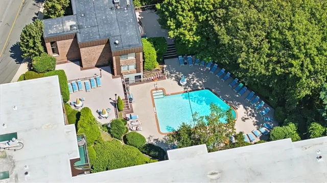 $3,100 | 1006 Paradise Road, Unit 3R, Swampscott, MA 01907