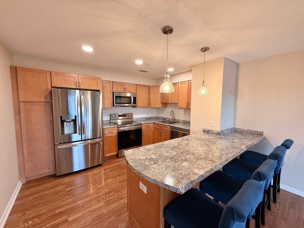 1006 Paradise Road, Unit 3R Swampscott, MA 01907 - Photo 4 of 32