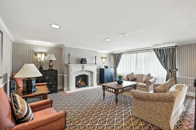 $3,100 | 1006 Paradise Road, Unit 3R, Swampscott, MA 01907