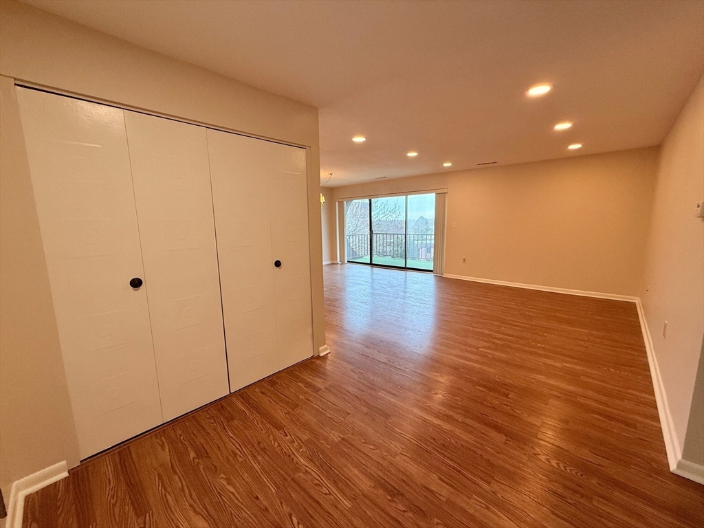 1006 Paradise Road, Unit 3R Swampscott, MA 01907 - Photo 10 of 34