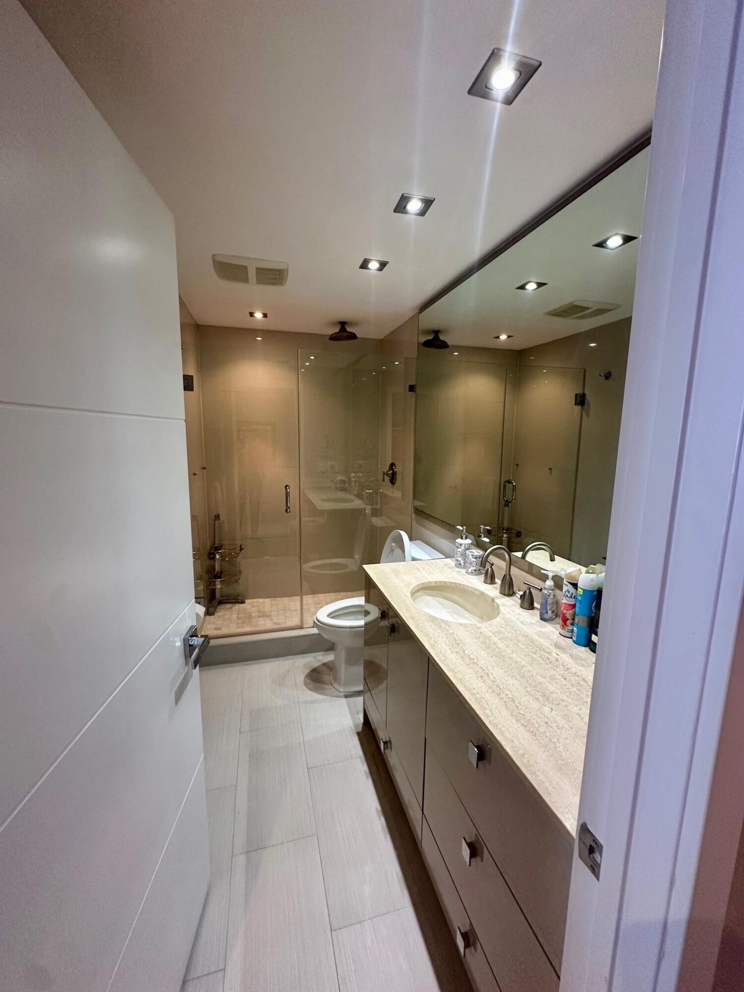 4101 North Ocean Boulevard, Unit D1804 Boca Raton, FL 33431 - Photo 25 of 27 SECOND BATHROOM