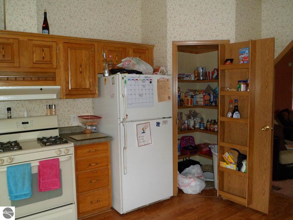 601 East Blanchard Road Shepherd, MI 48883 - Photo 4 of 15 1777889-3.JPG