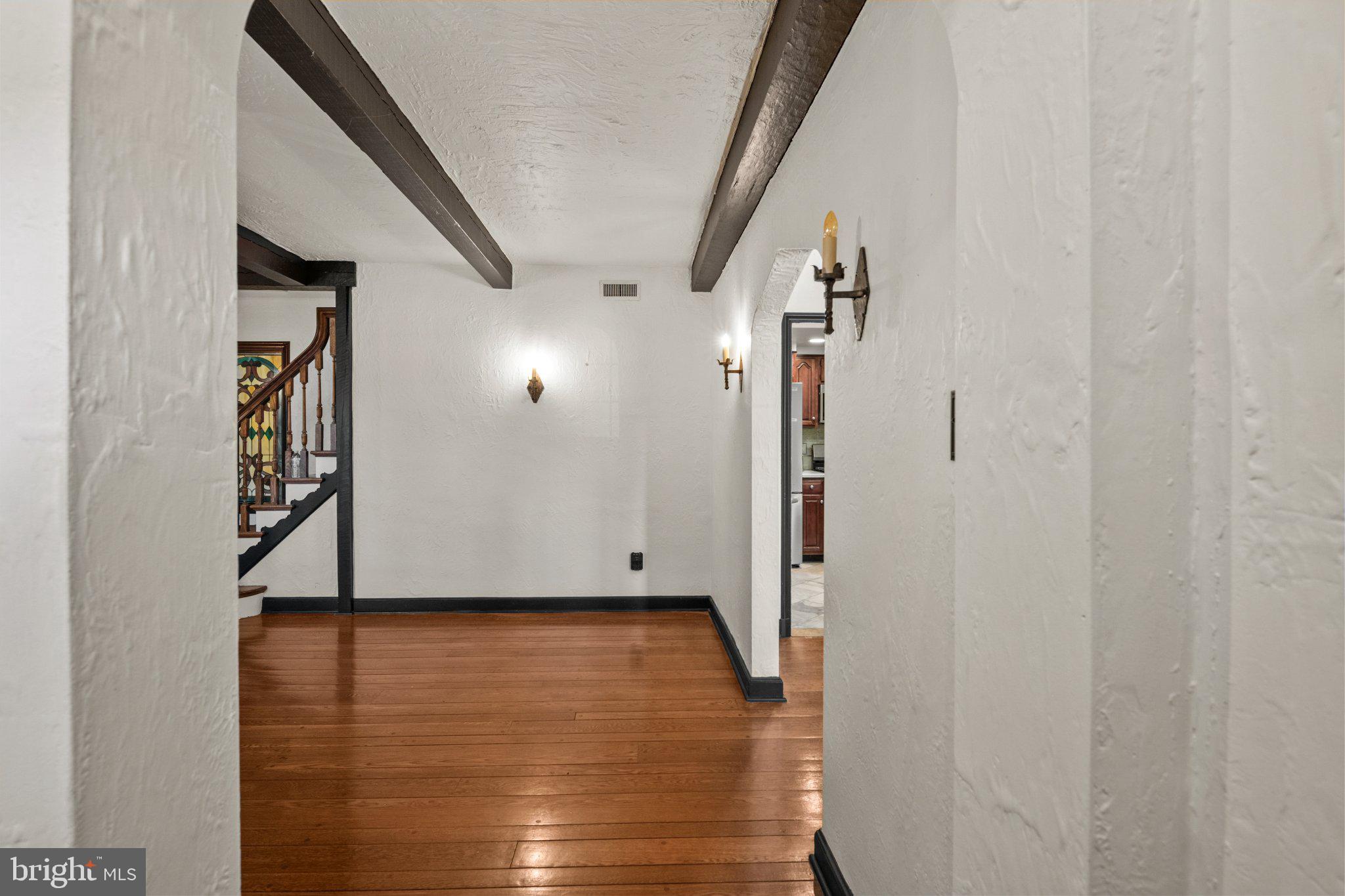 500 Sycamore Road Reading, PA 19611 - Photo 4 of 50 Foyer