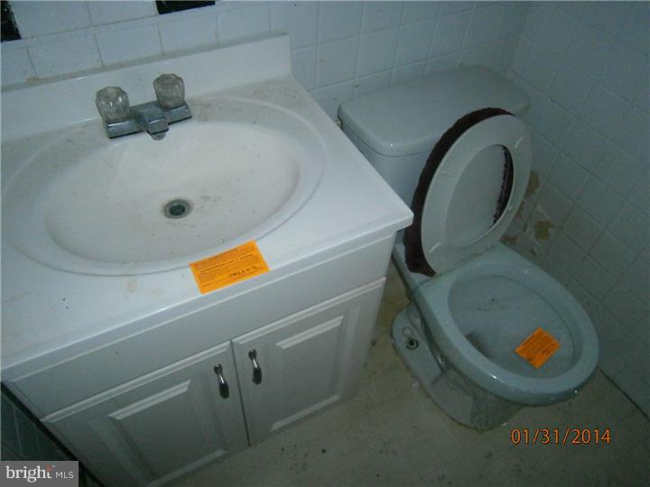 1351 Edgehill Road Darby, PA 19023 - Photo 7 of 9 Bathroom