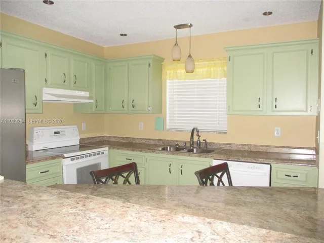 $225,000 | 6531 Southeast Federal Highway, Unit Q107, Stuart, FL 34997