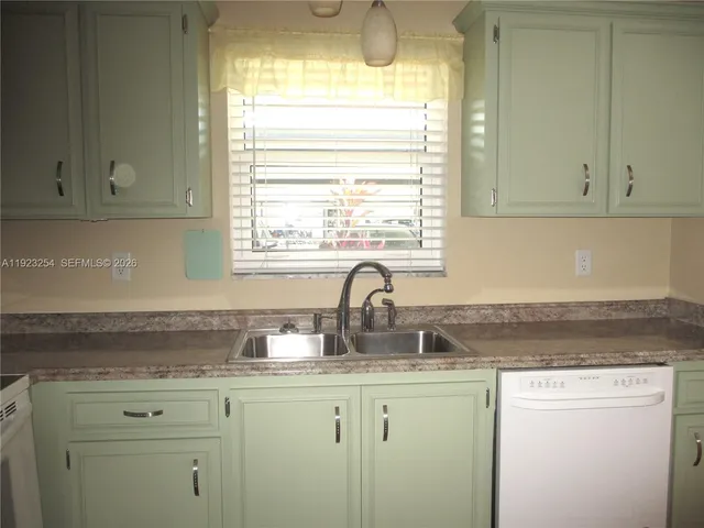 $225,000 | 6531 Southeast Federal Highway, Unit Q107, Stuart, FL 34997