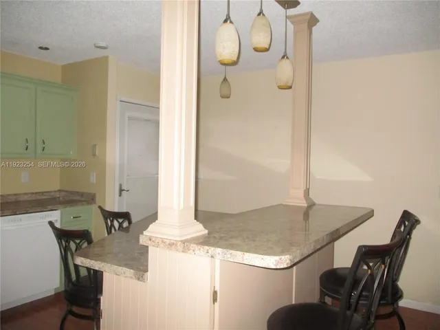 $225,000 | 6531 Southeast Federal Highway, Unit Q107, Stuart, FL 34997